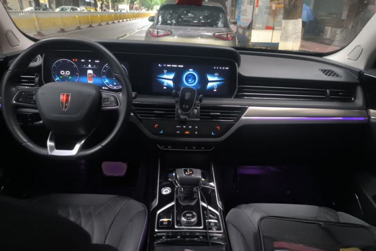 Used Hongqi HS5 2022 Revised Version 2.0T Smart Connect Flagship Edition Center Console