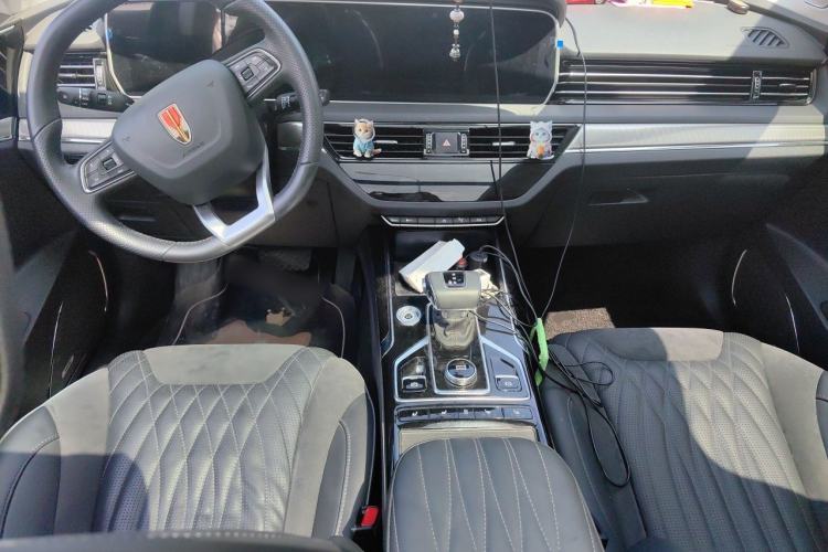 Used Hongqi HS5 2022 2.0T Smart Connect Flagship All-Wheel-Drive Version Center Console