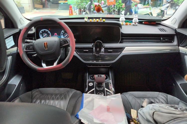 Used Hongqi HS5 2022 2.0T Smart Connect Flagship All-Wheel-Drive Version Center Console