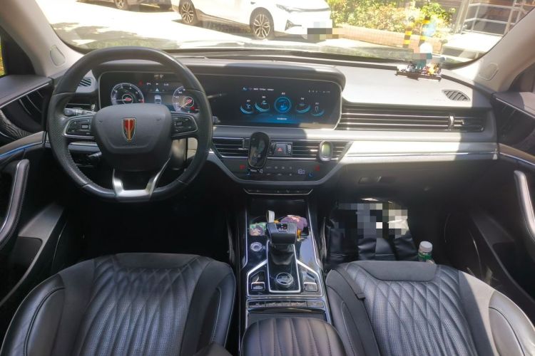 Used Hongqi HS5 2022 Facelifted Version 2.0T Smart Connect Flagship All-Wheel-Drive Edition Center Console