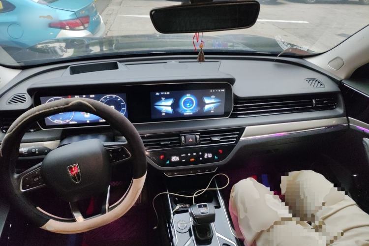 Used Hongqi HS5 2022 Revised Version 2.0T Smart Connect Flagship Edition Center Console