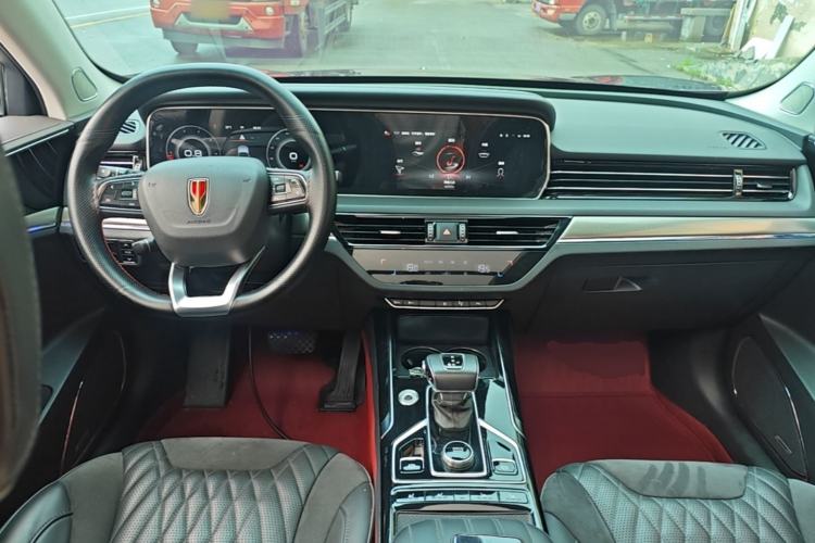 Used Hongqi HS5 2022 Facelifted Version 2.0T Smart Connect Flagship All-Wheel-Drive Edition Center Console