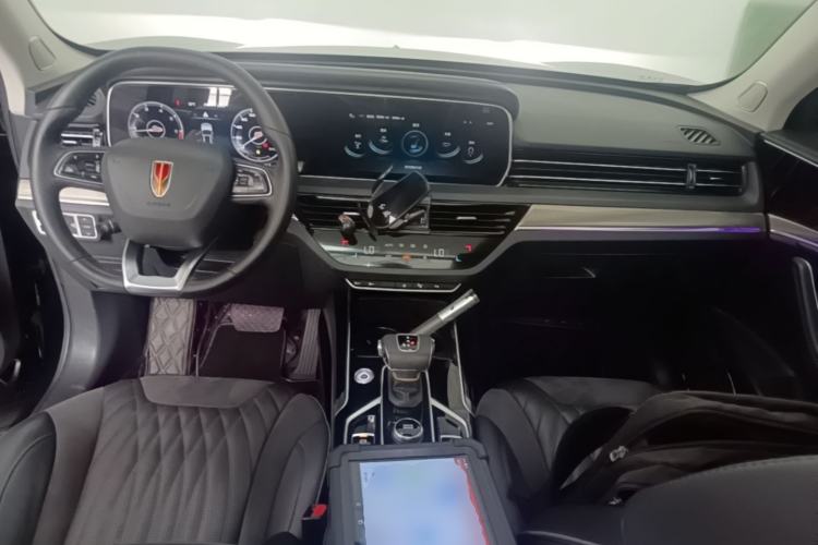 Used Hongqi HS5 2022 Revised Version 2.0T Smart Connect Flagship Edition Center Console