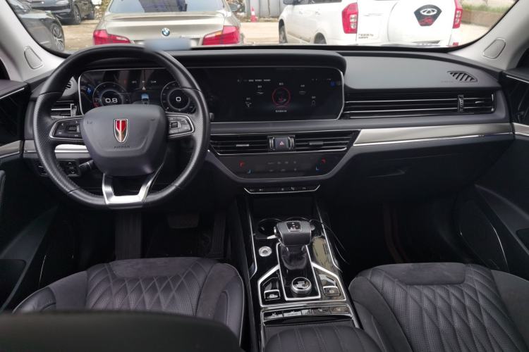 Used Hongqi HS5 2022 Revised Version 2.0T Smart Connect Flagship Edition Center Console