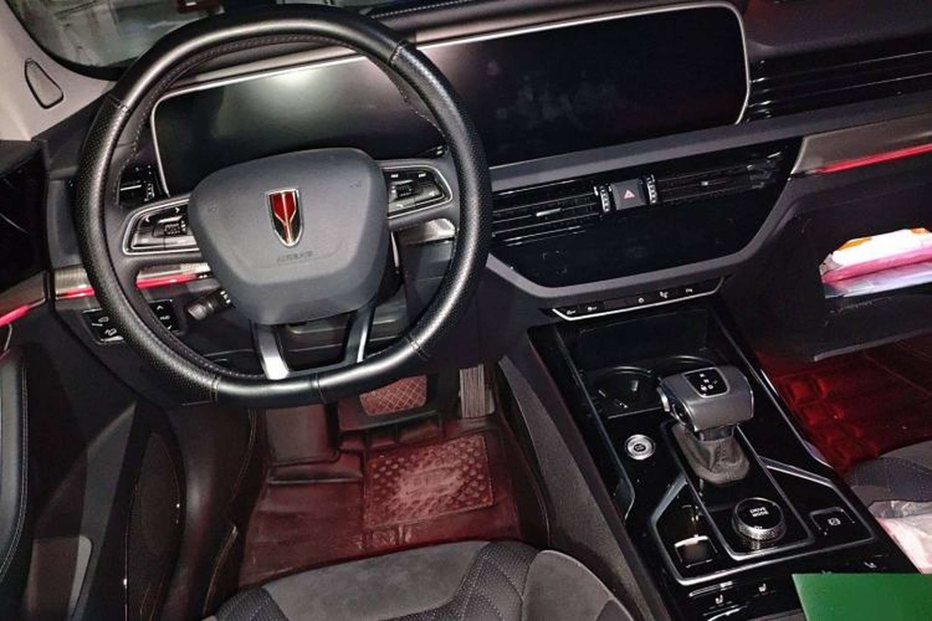 Used Hongqi HS5 2022 Revised Version 2.0T Smart Connect Flagship Edition Center Console