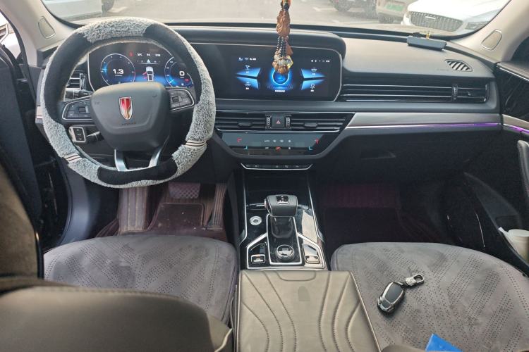 Used Hongqi HS5 2022 Revised Version 2.0T Smart Connect Flagship Edition Center Console