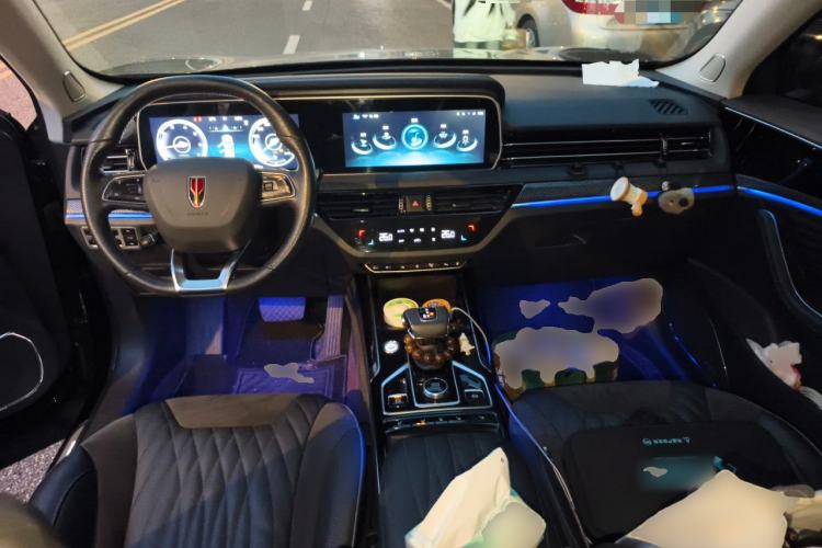 Used Hongqi HS5 2022 2.0T Smart Connect Flagship All-Wheel-Drive Version Center Console