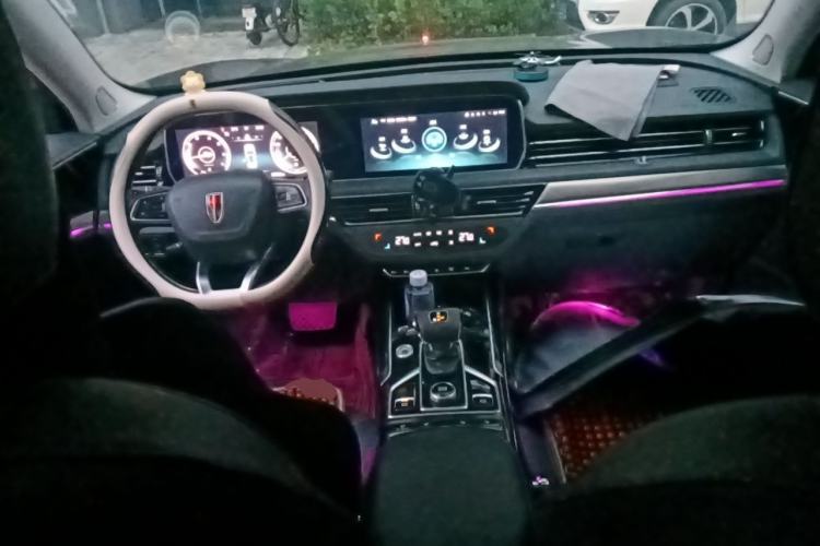Used Hongqi HS5 2022 Facelifted Version 2.0T Smart Connect Flagship All-Wheel-Drive Edition Center Console
