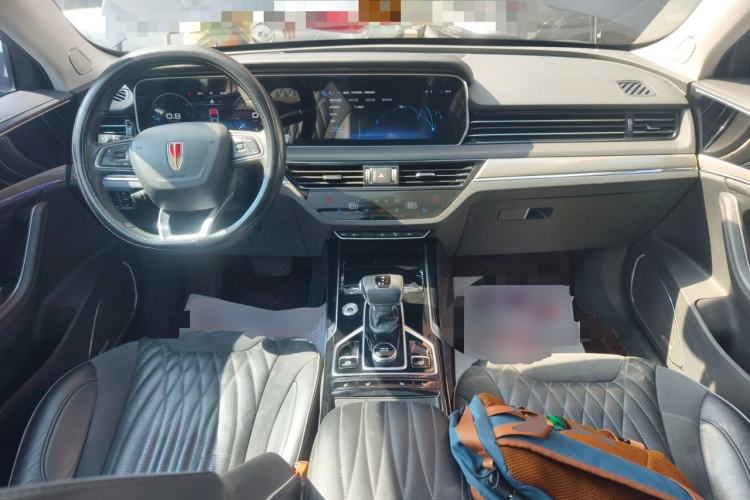 Used Hongqi HS5 2022 Facelifted Version 2.0T Smart Connect Flagship All-Wheel-Drive Edition Center Console