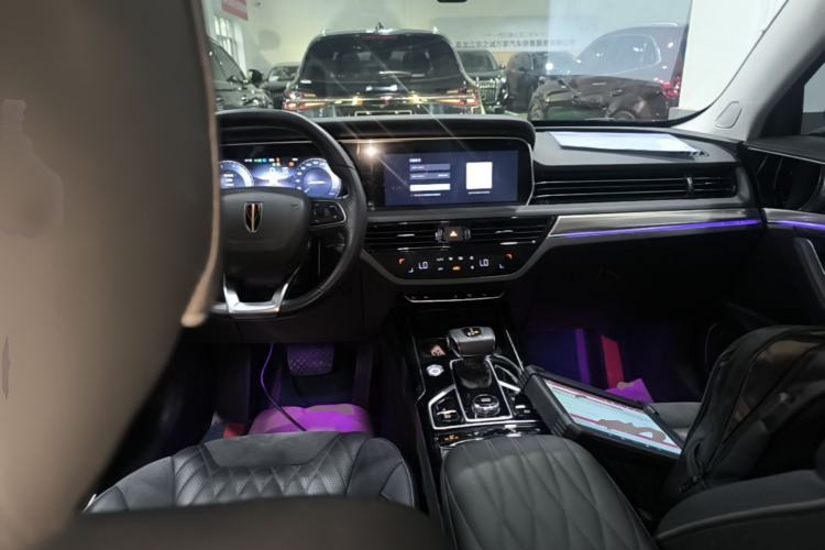 Used Hongqi HS5 2022 Facelifted Version 2.0T Smart Connect Flagship All-Wheel-Drive Edition Center Console