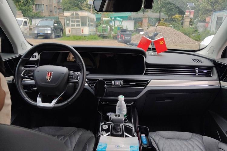 Used Hongqi HS5 2022 Revised Version 2.0T Smart Connect Flagship Edition Center Console