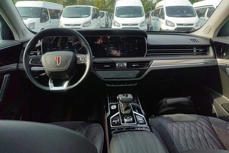 Used Hongqi HS5 2022 Facelifted Version 2.0T Smart Connect Flagship All-Wheel-Drive Edition Center Console