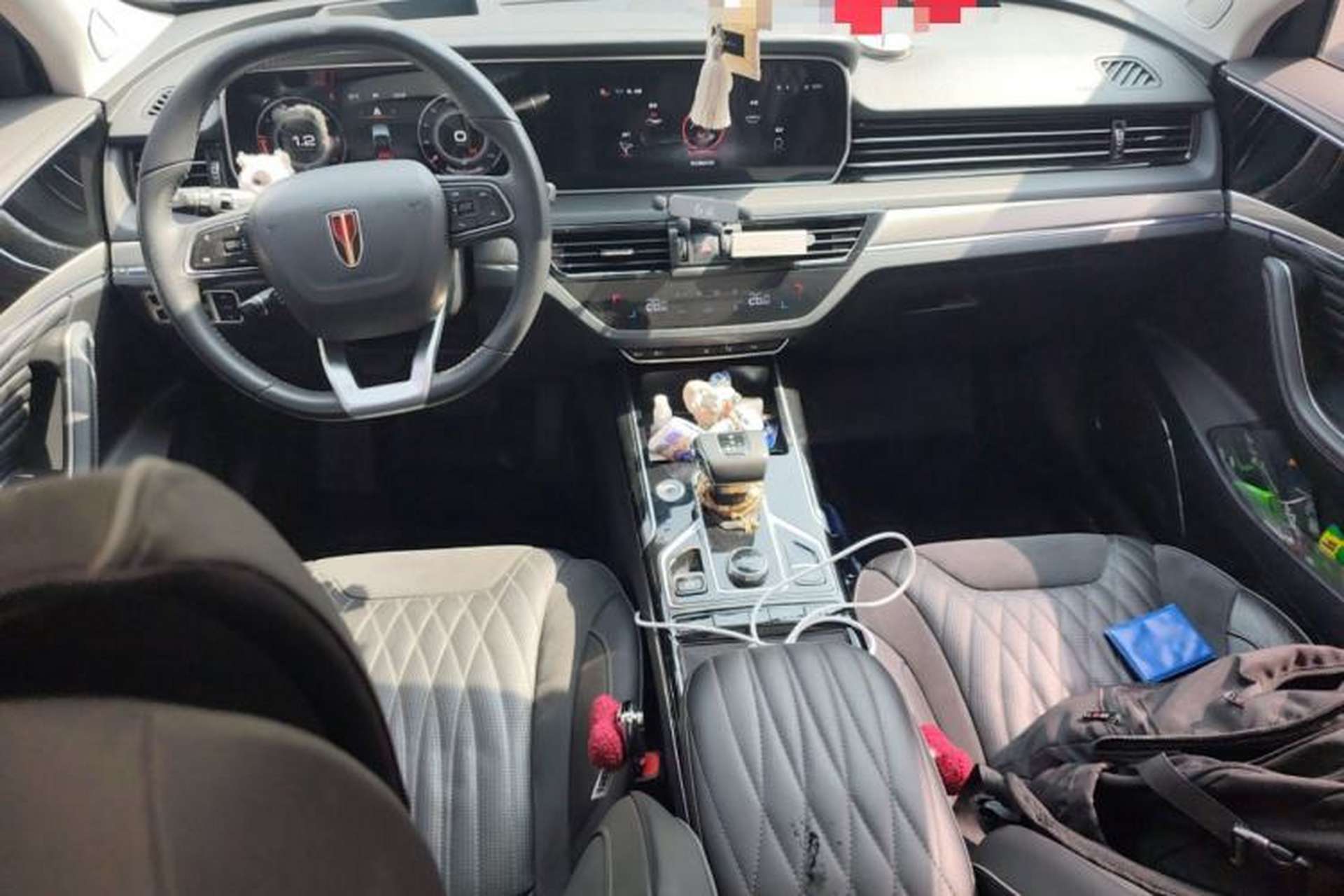 Used Hongqi HS5 2022 2.0T Smart Connect Flagship Edition Center Console