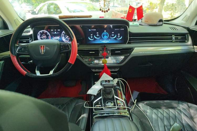Used Hongqi HS5 2022 Revised Version 2.0T Smart Connect Flagship Edition Center Console