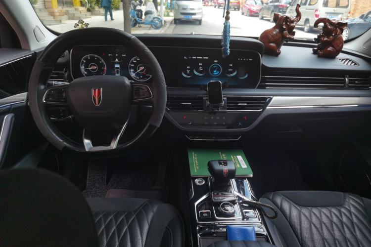 Used Hongqi HS5 2022 2.0T Smart Connect Flagship Enjoyment Purchase Edition Center Console