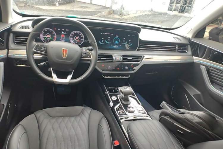 Used Hongqi HS5 2022 Revised Version 2.0T Smart Connect Flagship Edition Center Console