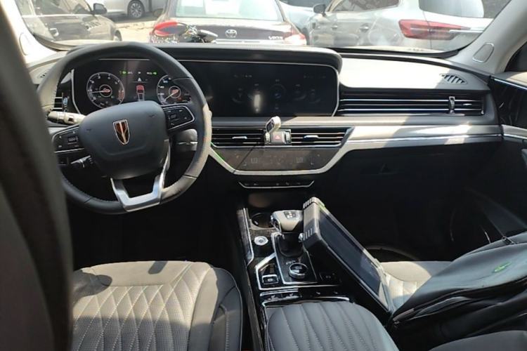 Used Hongqi HS5 2022 Revised Version 2.0T Smart Connect Flagship Edition Center Console
