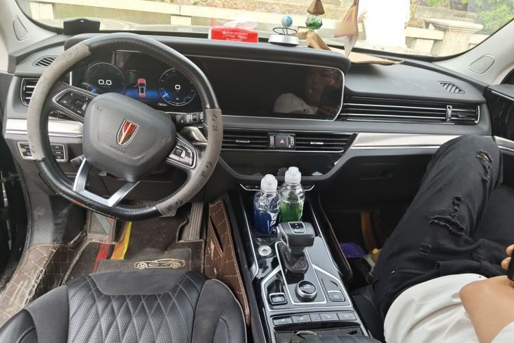 Used Hongqi HS5 2022 Revised Version 2.0T Smart Connect Flagship Edition Center Console