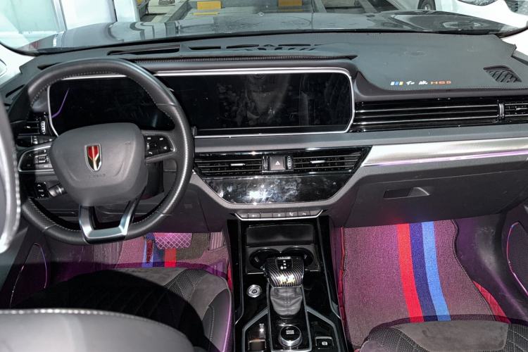 Used Hongqi HS5 2022 Revised Version 2.0T Smart Connect Flagship Edition Center Console