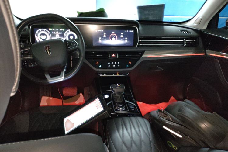 Used Hongqi HS5 2022 Revised Version 2.0T Smart Connect Flagship Edition Center Console