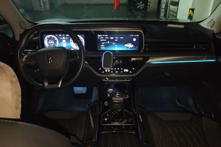 Used Hongqi HS5 2022 Revised Version 2.0T Smart Connect Flagship Edition Center Console