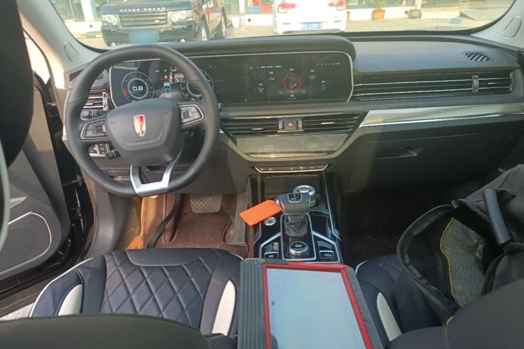 Used Hongqi HS5 2022 Revised Version 2.0T Smart Connect Flagship Edition Center Console