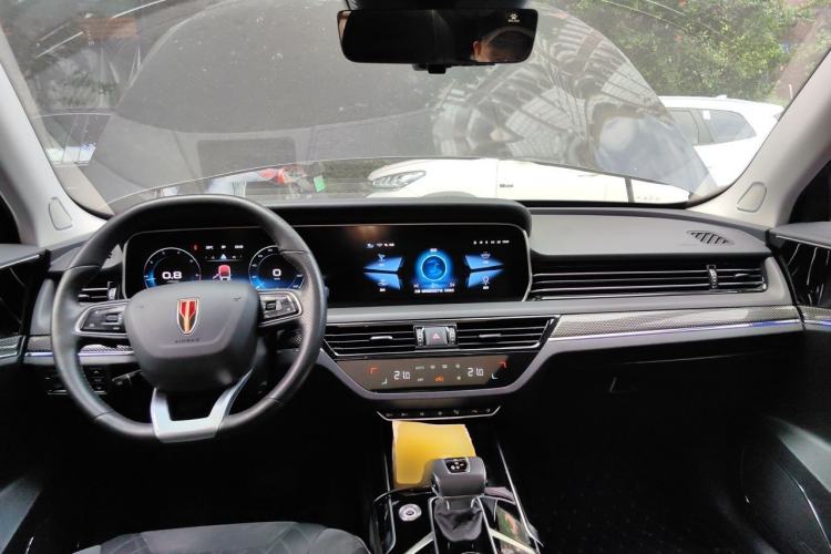 Used Hongqi HS5 2022 2.0T Smart Connect Flagship All-Wheel-Drive Version Center Console