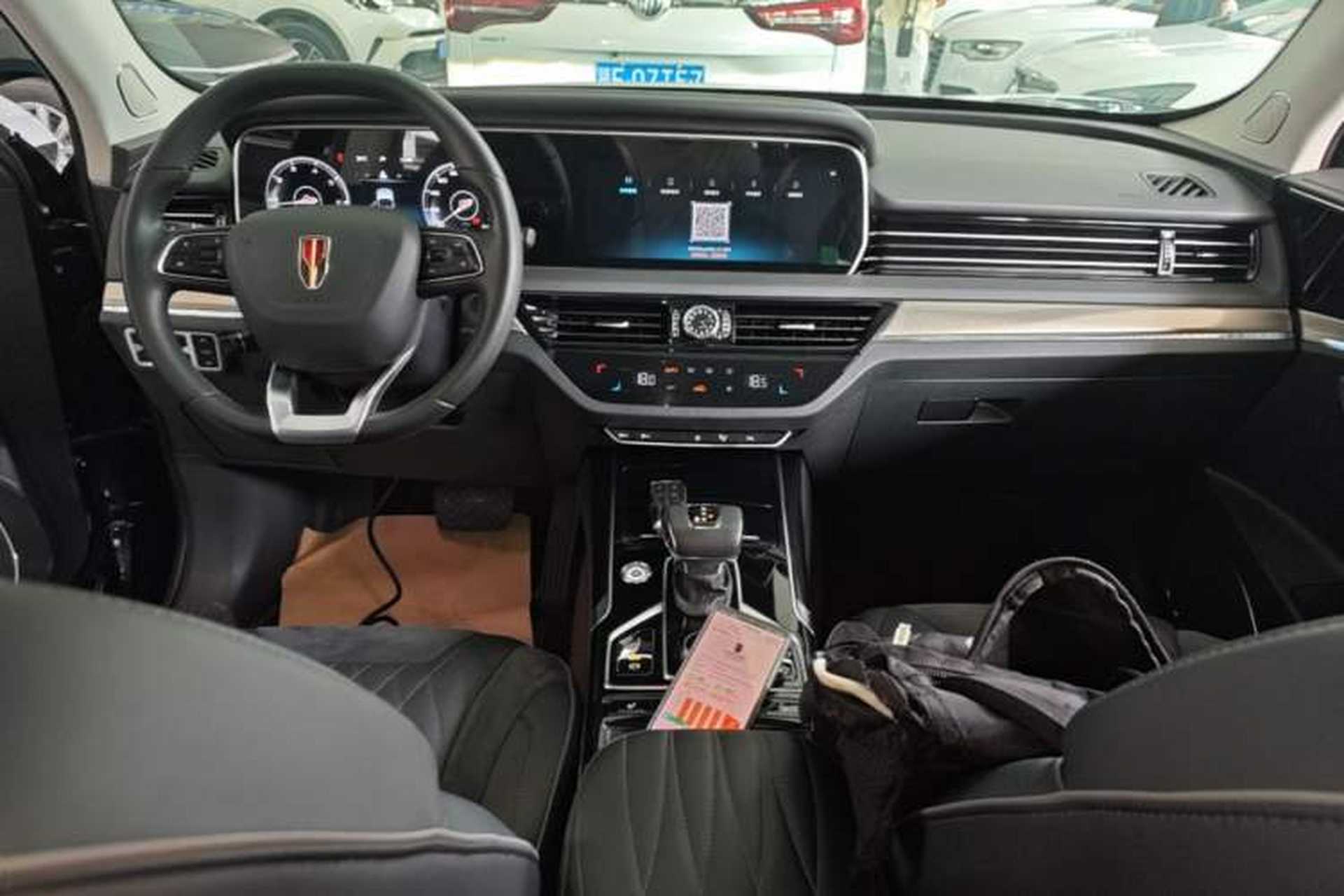 Used Hongqi HS5 2022 Facelifted Version 2.0T Smart Connect Flagship All-Wheel-Drive Edition Center Console