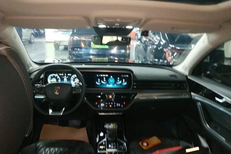 Used Hongqi HS5 2022 2.0T Smart Connect Flagship All-Wheel-Drive Version Center Console