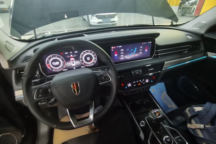 Used Hongqi HS5 2022 Revised Version 2.0T Smart Connect Flagship Edition Center Console