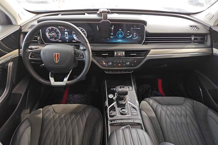 Used Hongqi HS5 2022 Facelifted Version 2.0T Smart Connect Flagship All-Wheel-Drive Edition Center Console