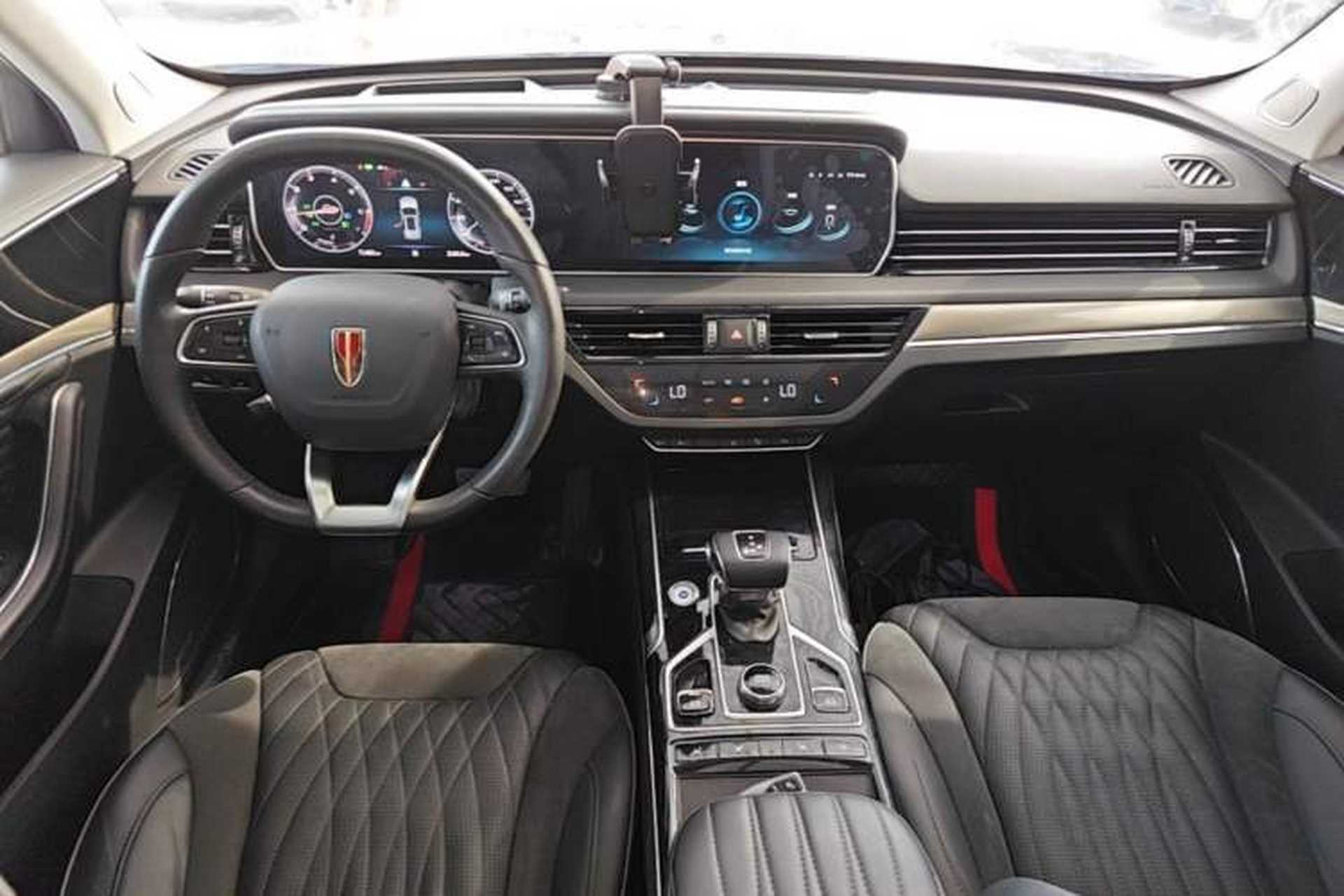 Used Hongqi HS5 2022 Facelifted Version 2.0T Smart Connect Flagship All-Wheel-Drive Edition Center Console