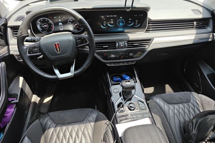 Used Hongqi HS5 2022 Revised Version 2.0T Smart Connect Flagship Edition Center Console