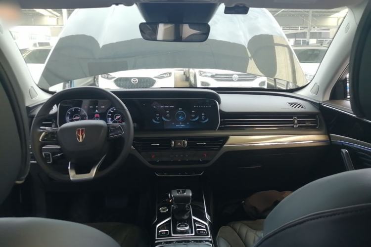Used Hongqi HS5 2022 Revised Version 2.0T Smart Connect Flagship Edition Center Console