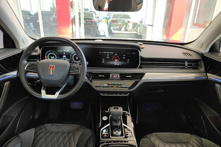 Used Hongqi HS5 2022 Revised Version 2.0T Smart Connect Flagship Edition Center Console