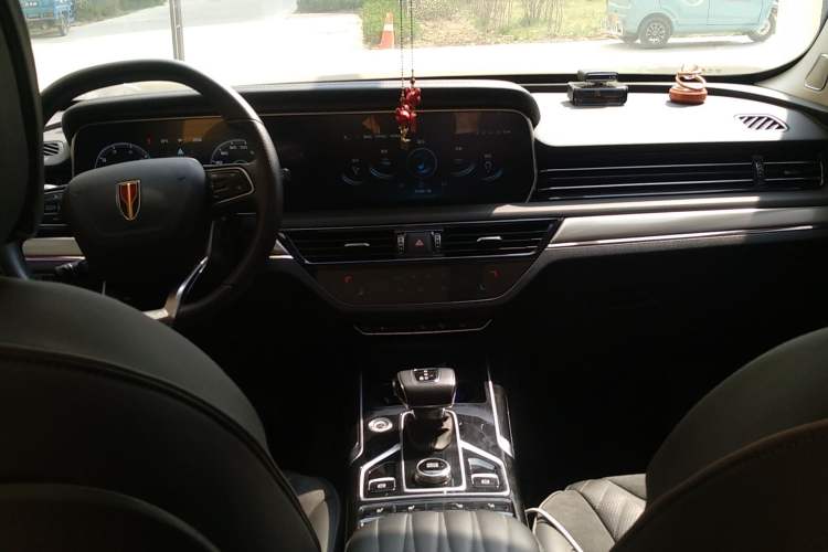 Used Hongqi HS5 2022 Facelifted Version 2.0T Smart Connect Flagship All-Wheel-Drive Edition Center Console