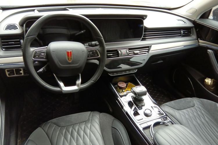 Used Hongqi HS5 2022 Revised Version 2.0T Smart Connect Flagship Edition Center Console