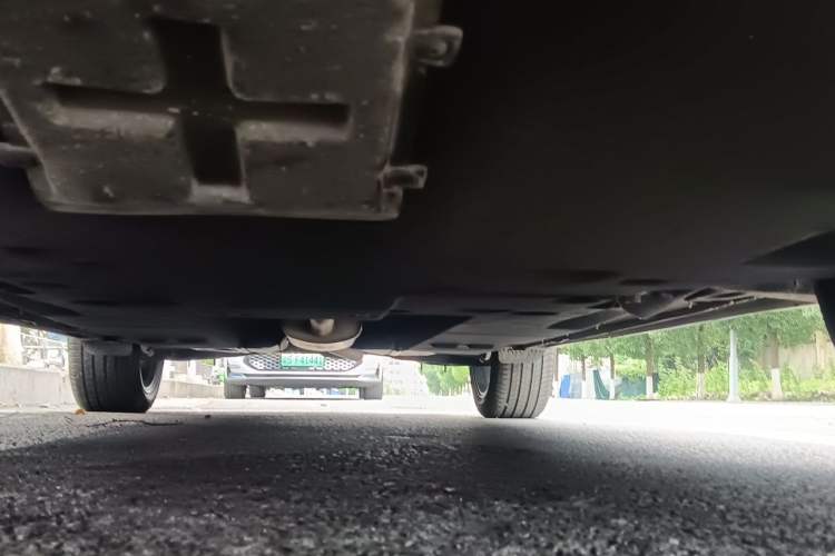 Used Hongqi HS5 2022 2.0T Smart Connect Flagship All-Wheel-Drive Version Chassis Front