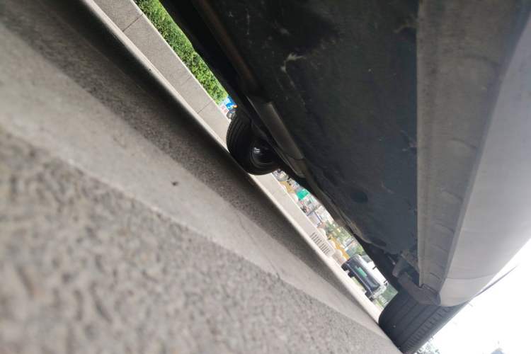 Used Hongqi HS5 2022 Revised Version 2.0T Smart Connect Flagship Edition Chassis Front Left