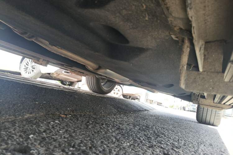 Used Hongqi HS5 2022 2.0T Smart Connect Flagship All-Wheel-Drive Version Chassis Front Left