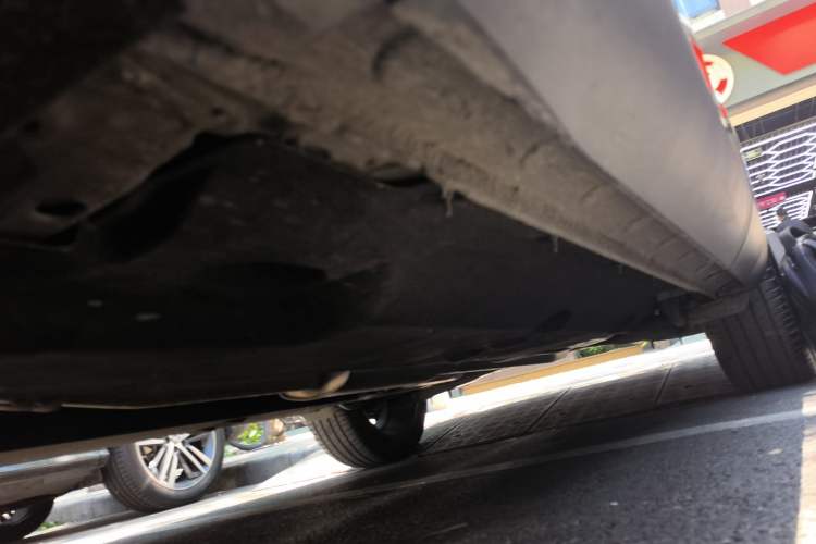 Used Hongqi HS5 2022 2.0T Smart Connect Flagship All-Wheel Drive LeGou Edition Chassis Front Left