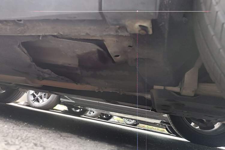 Used Hongqi HS5 2022 2.0T Smart Connect Flagship Edition Chassis Front Right