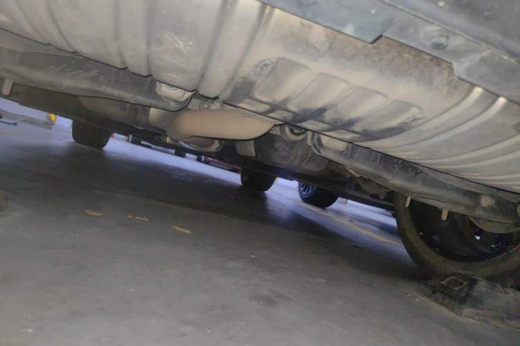 Used Hongqi HS5 2022 2.0T Smart Connect Flagship All-Wheel Drive LeGou Edition Chassis Rear