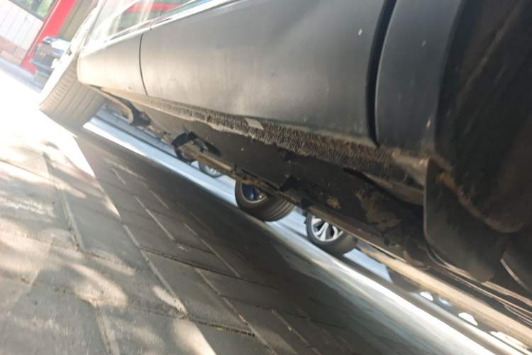 Used Hongqi HS5 2022 Facelifted Version 2.0T Smart Connect Flagship All-Wheel-Drive Edition Chassis Rear Left