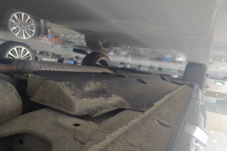 Used Hongqi HS5 2022 2.0T Smart Connect Flagship All-Wheel-Drive Version Chassis Rear Left