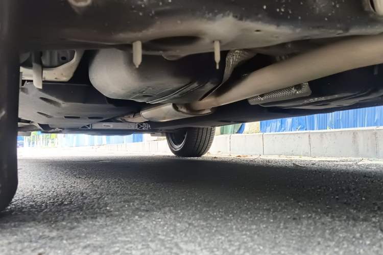 Used Hongqi HS5 2022 2.0T Smart Connect Flagship All-Wheel-Drive Version Chassis Rear Left