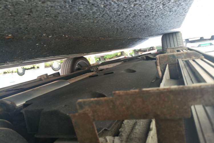Used Hongqi HS5 2022 2.0T Smart Connect Flagship All-Wheel-Drive Version Chassis Rear Left