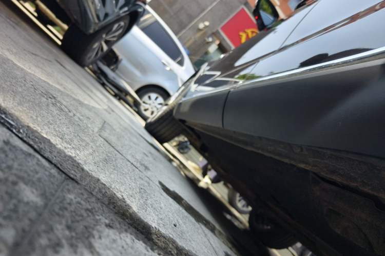 Used Hongqi HS5 2022 Facelifted Version 2.0T Smart Connect Flagship All-Wheel-Drive Edition Chassis Rear Left
