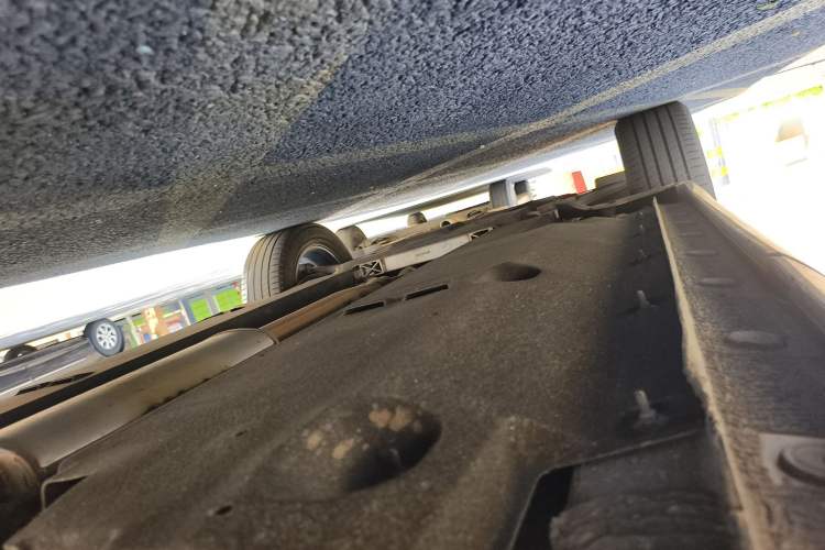Used Hongqi HS5 2022 2.0T Smart Connect Flagship Edition Chassis Rear Left