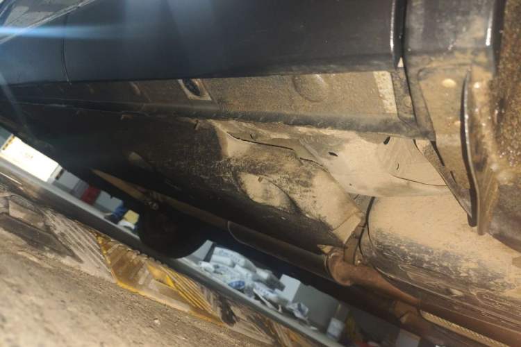 Used Hongqi HS5 2022 2.0T Smart Connect Flagship All-Wheel-Drive Version Chassis Rear Left